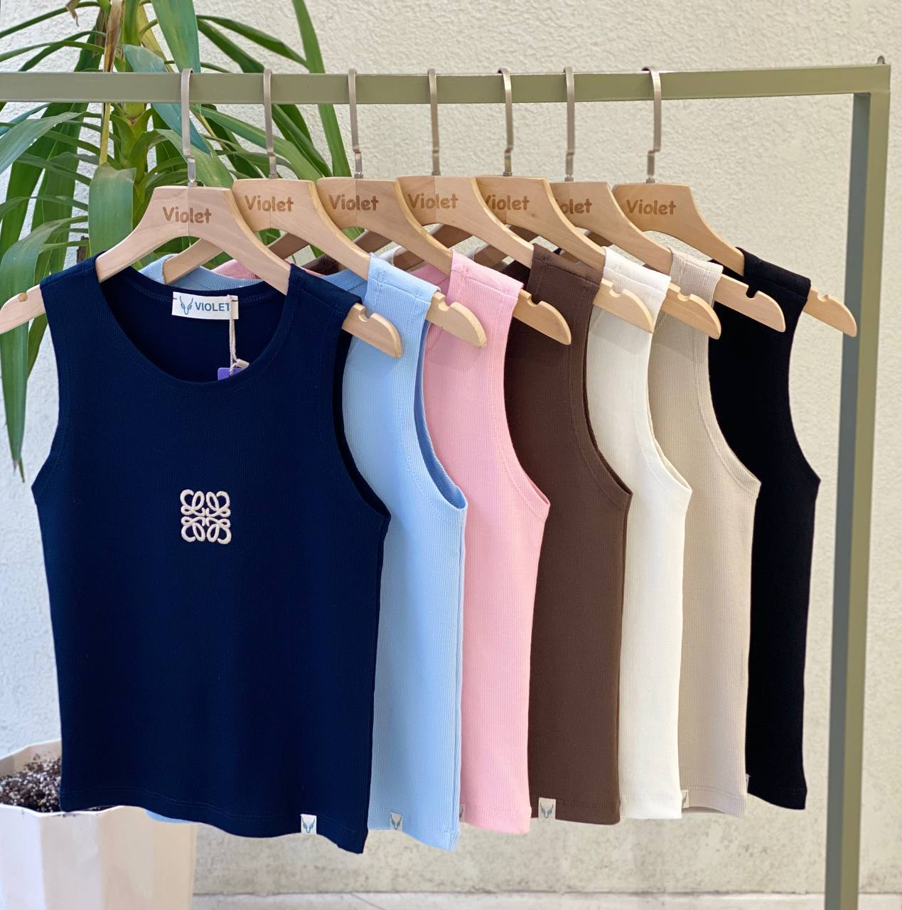 تاپ گلدوزی